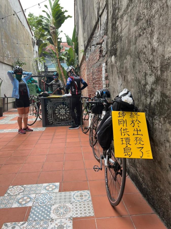 ローカル バックパッカー ホステル 台南 エクステリア 写真