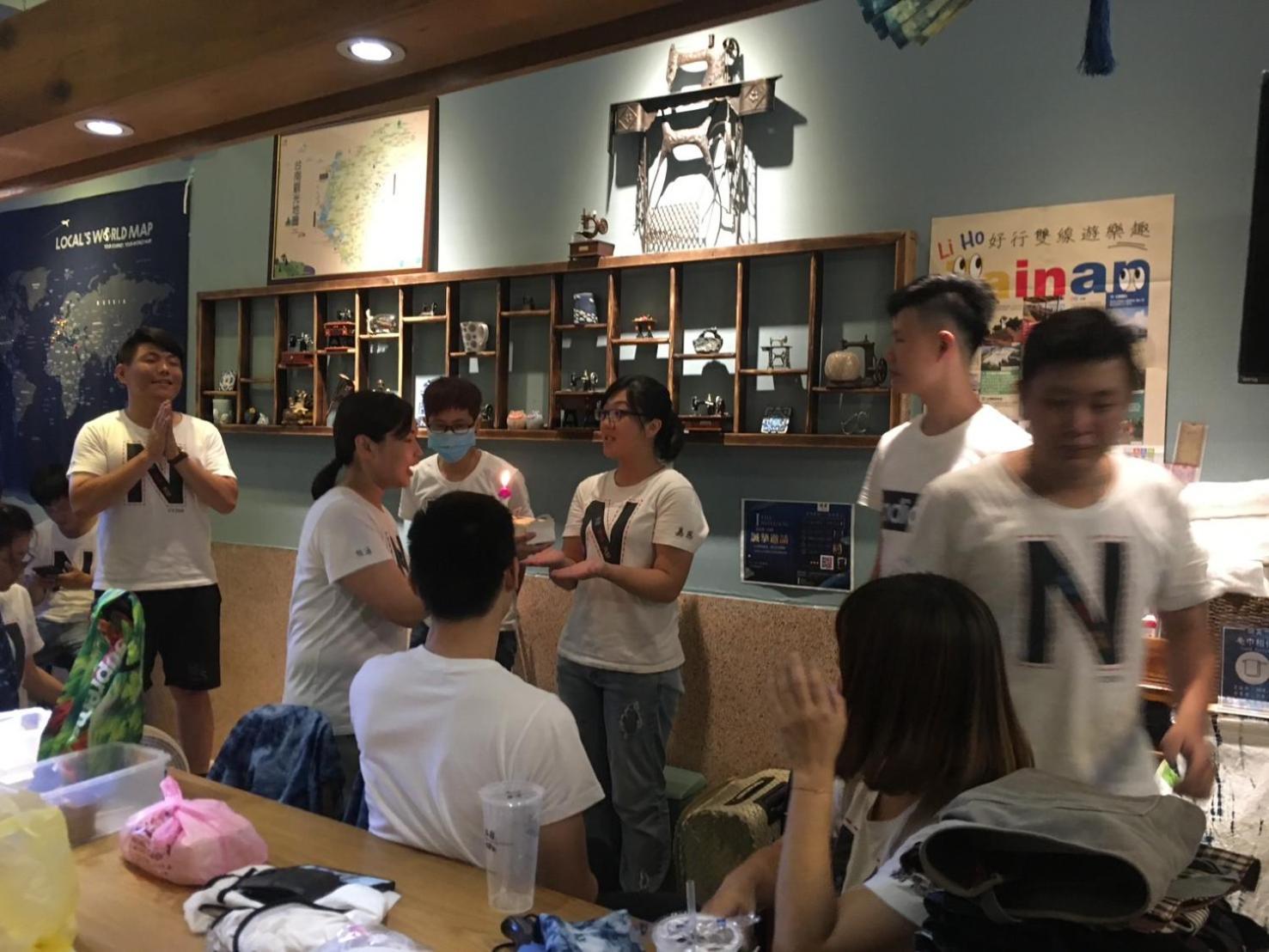 ローカル バックパッカー ホステル 台南 エクステリア 写真